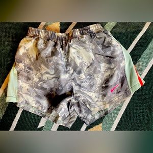 Girls size 6 Nike shorts